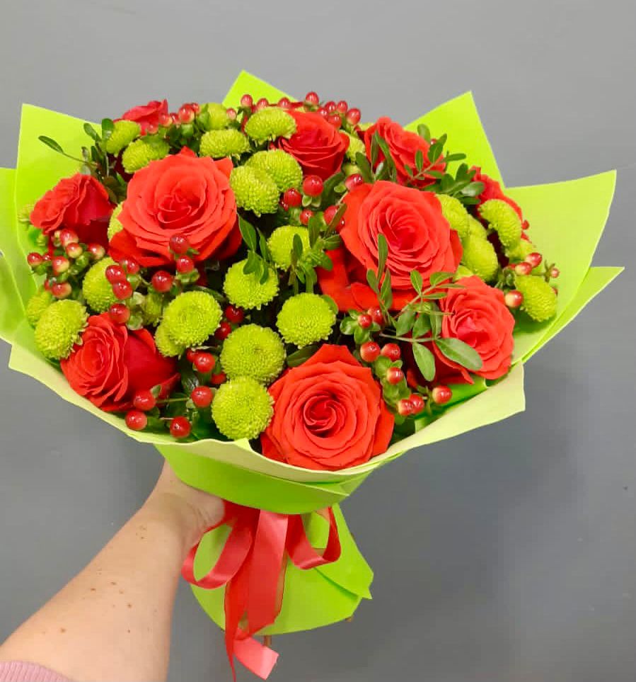 Букет цветов из: Хризантемы и Розы в Новую Купавну