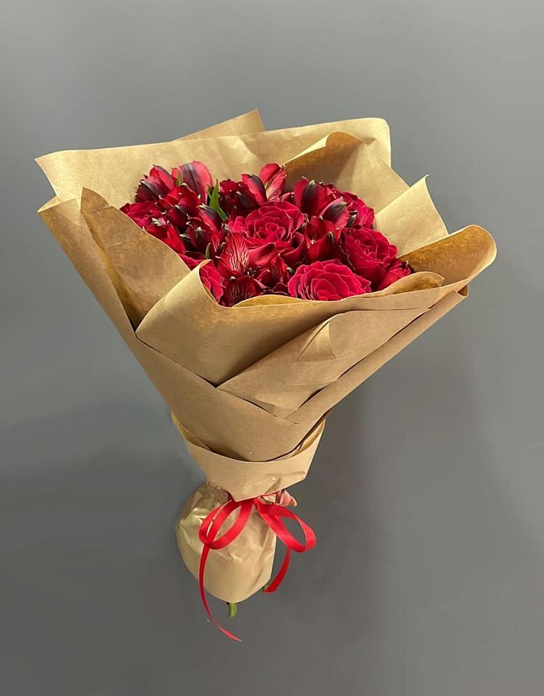 Букет цветов из: Альстромерии и Розы в Новую Купавну