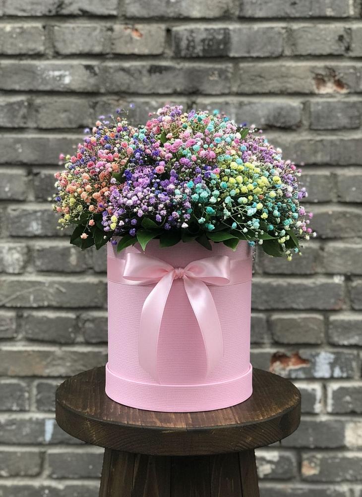 Цветочная композиция из Гипсофила и Розы в шляпной коробке в Новую Купавну