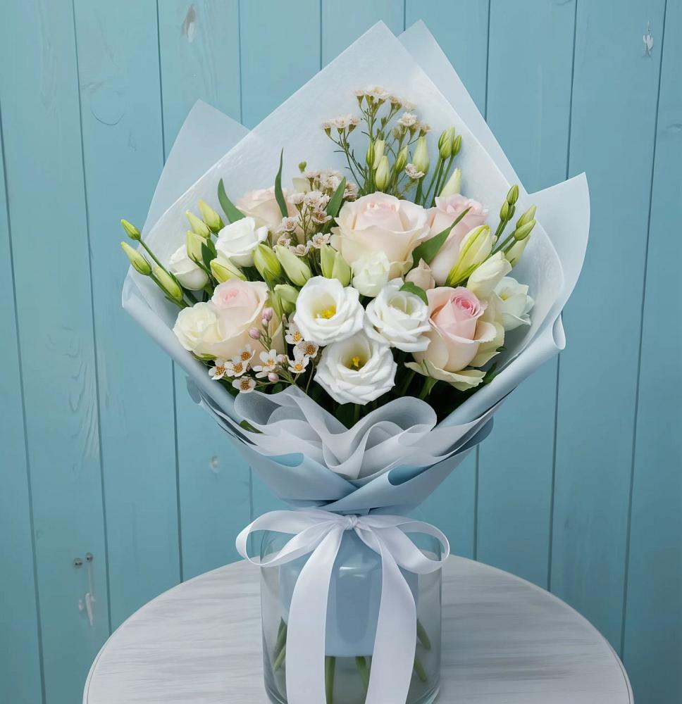 Букет цветов из: Розы и Лизиантусы в Новую Купавну