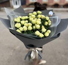 Букет Белые кустовые розы Солинеро в Новую Купавну