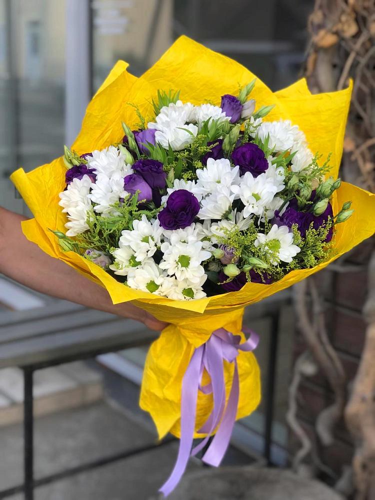 Букет цветов из: Ирисы, Хризантемы и Ромашки в Новую Купавну