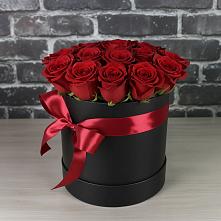 Цветочная композиция из Розы в шляпной коробке в Новую Купавну