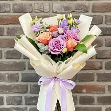 Букет цветов из:  Лизиантусы и Розы в Новую Купавну