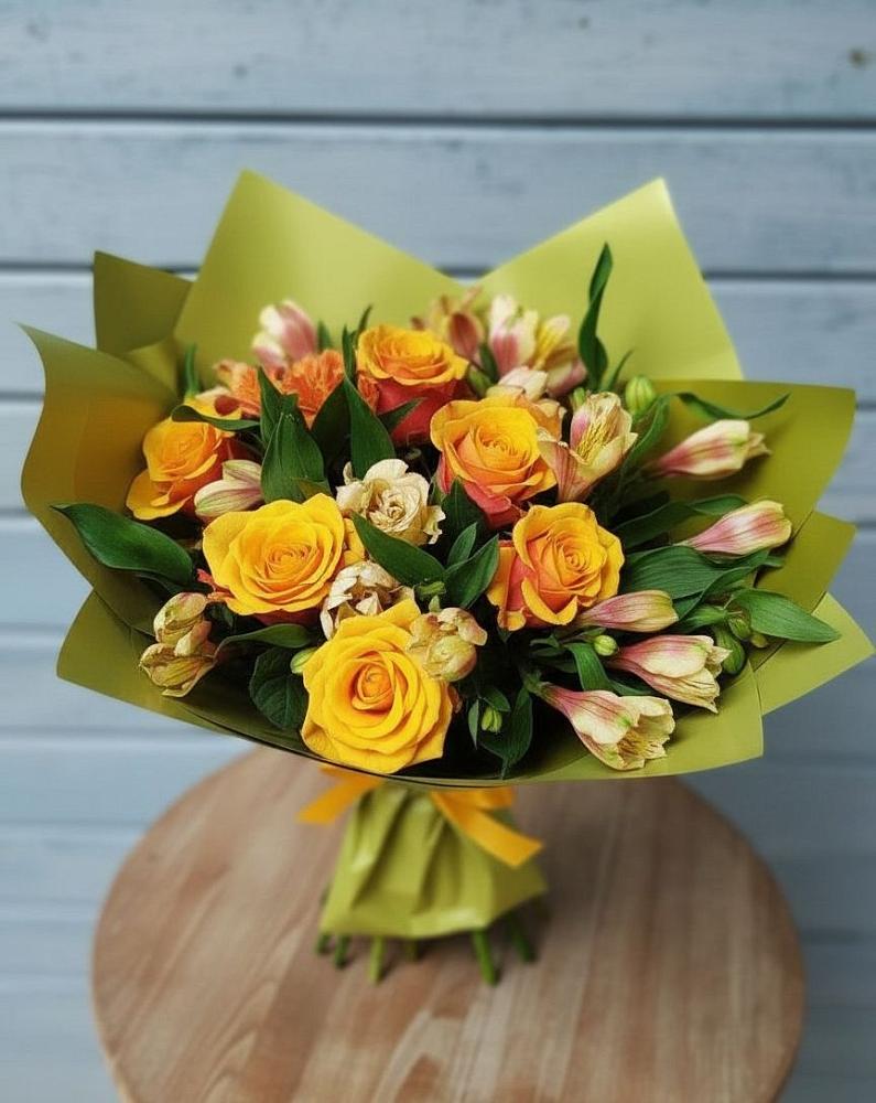 Букет цветов из: Альстромерии и Розы в Новую Купавну