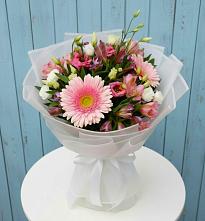 Букет цветов из:  Герберы, Альстромерии и Лизиантусы в Новую Купавну