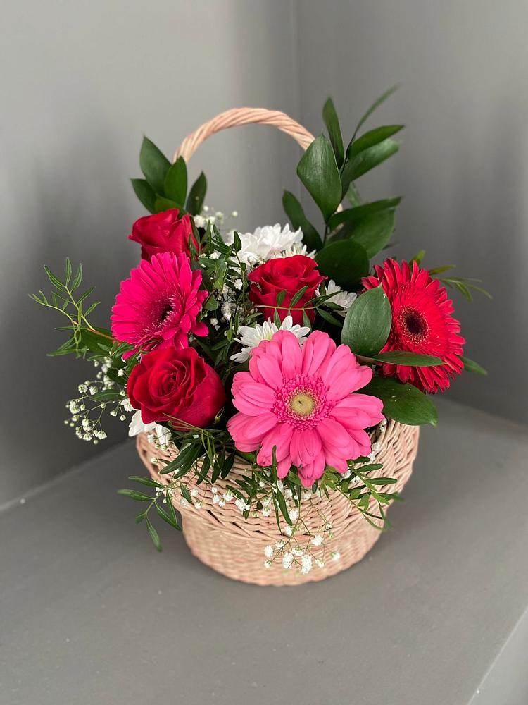 Цветочная композиция из Розы, Хризантемы и Герберы в корзине в Новую Купавну