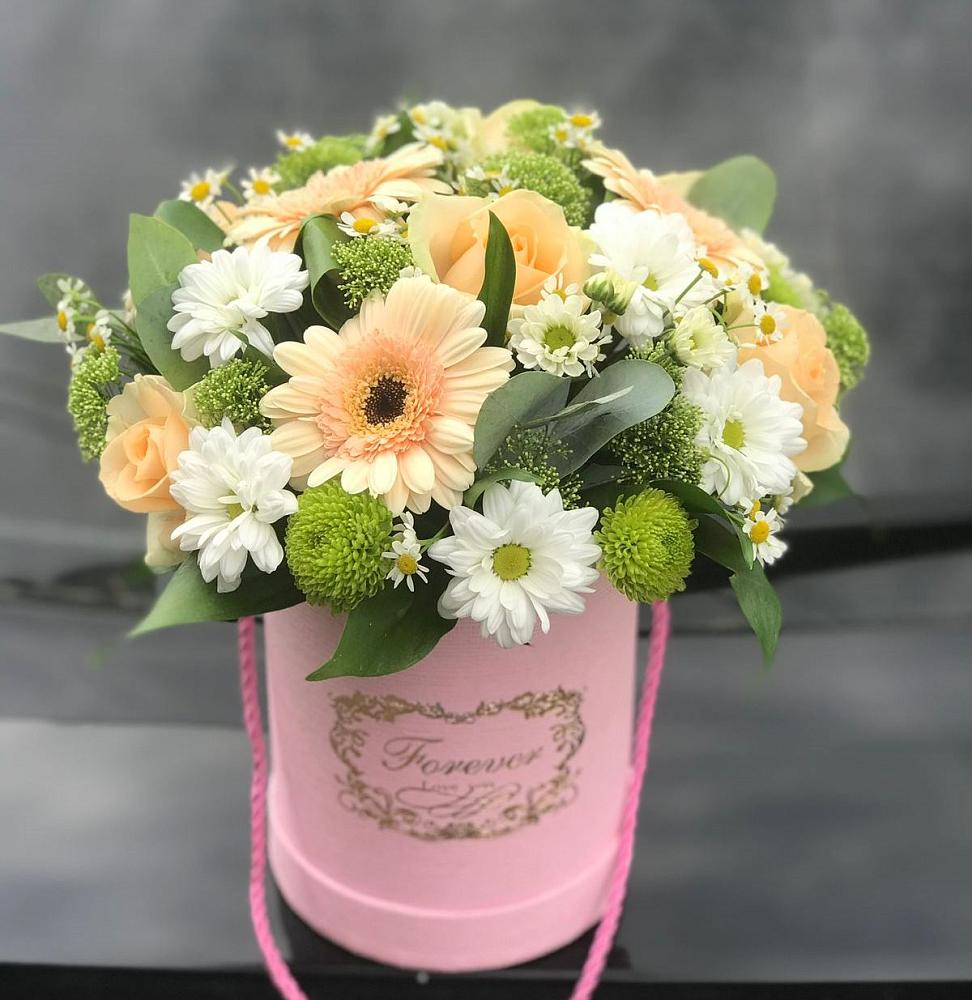 Цветочная композиция из Розы, Герберы и Хризантемы в шляпной коробке в Новую Купавну