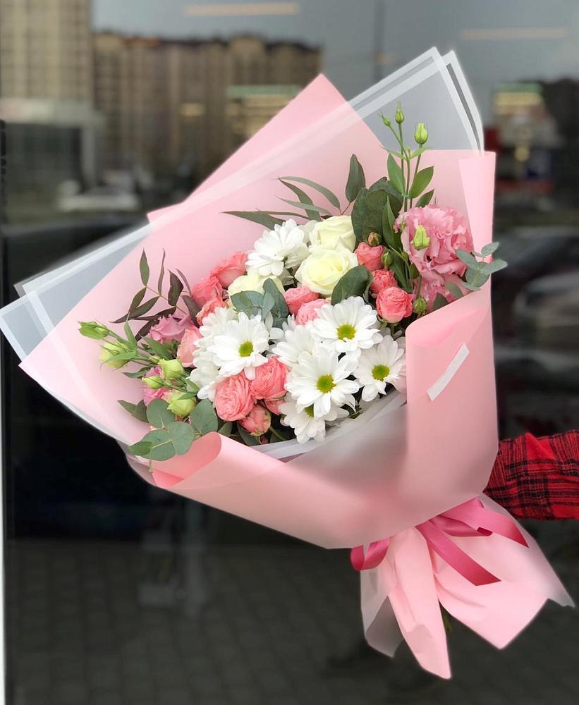 Букет нежный в Новую Купавну Букет цветов из: Розы, Лизиантусы и Хризантемы в Новую Купавну